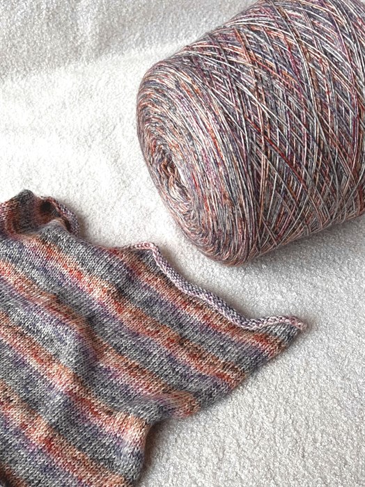 Socks (Luxury Selection by Ri.Go) , 75% меринос, 25% ПА, 100 г/375 м, радуга в лесу 3199