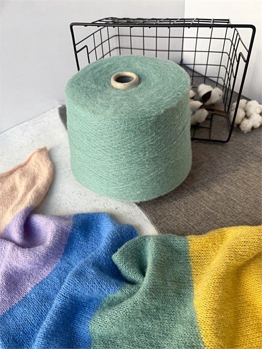 Iris (Art of Yarn), 73% меринос, 27% ПА, 100 г/900 м, цвет дикий кактус 3608