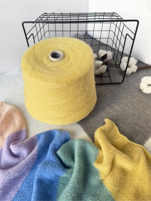 Iris (Art of Yarn), 73% меринос, 27% ПА, 100 г/900 м, цвет лимонный пудинг 3630