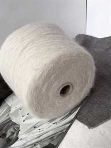 {{photo.Alt || photo.Description || 'SOUTH 200 (Industria Italiana Filati), 45% меринос, 25% бэби альпака, 25% ПА, 10% акрил, 100 г/200 м, натуральный белый'}}